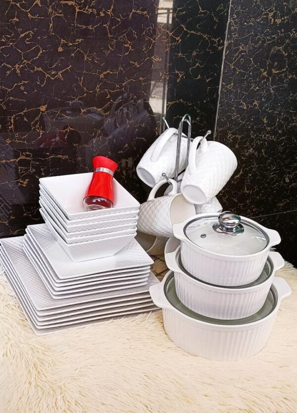 31 pcs dinner sets - Image 3