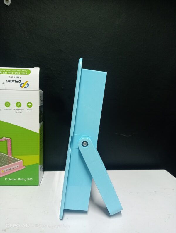 100 watts Solar Rechargeable  floodlight - Image 3
